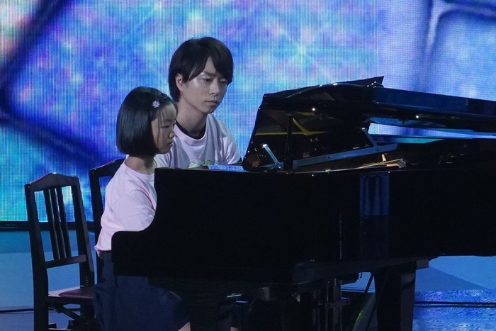 櫻井翔 一緒に楽しめばいい と激励 半身まひとなった少女が華麗なピアノ演奏 24時間テレビ 愛は地球を救う 日本テレビ