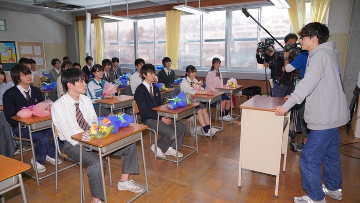 3年a組 生徒たちがクランクアップ 菅田将暉も感謝 僕の生徒でいてくれて 3年a組 今から皆さんは 人質です 日本テレビ