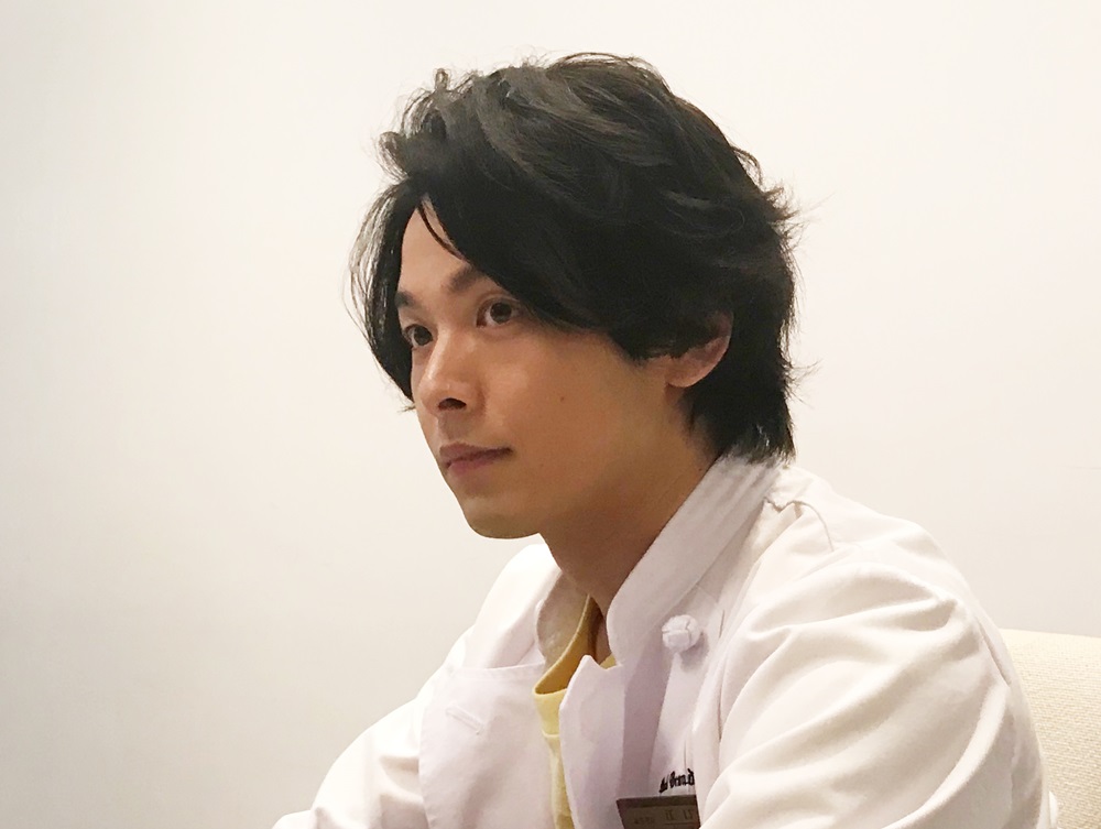 浜辺美波 中村倫也が演じる 崖っぷちホテル の調理人たち 一見ギスギスも実は こいつら仲良いな 崖っぷちホテル 日本テレビ