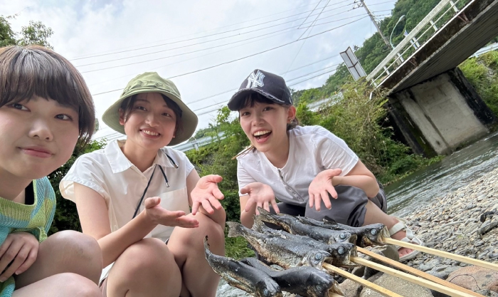 同期と渓流釣りに行きました！都内でも川を感じられる場所があっていいですね～。