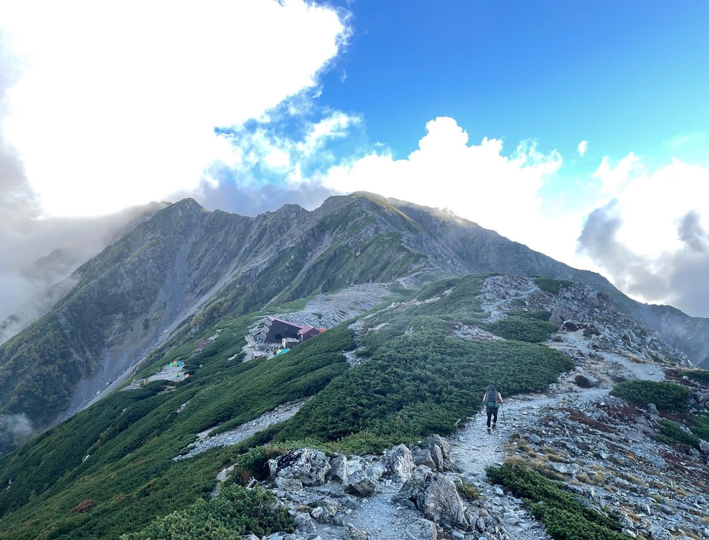 選考期間に登頂した北岳は、富士山に次ぐ日本第2位の高峰。その登山道が先の見えない就活と重なりましたが、一歩ずつ着実に踏みしめて進めば頂上には必ず近づいていきます。「ひと山越えた自分ならば何でもできる！」と自信を持たせてくれた恩恵のある山です。