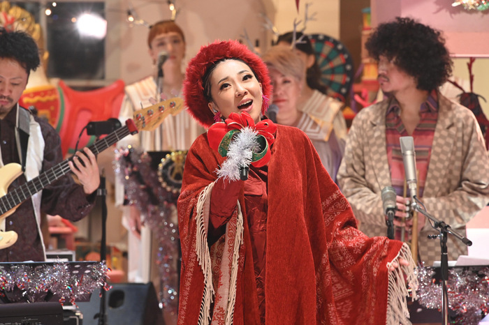 Misiaの素顔が明らかに ライブ トークをお届け Happyクリスマスおもちゃ屋misia 日テレtopics 日本テレビ