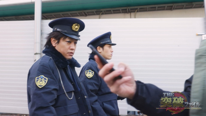 拳銃を突きつけられた警官が人質に 興奮する犯人を捕まえたとっさの機転とは The突破ファイル 日本テレビ